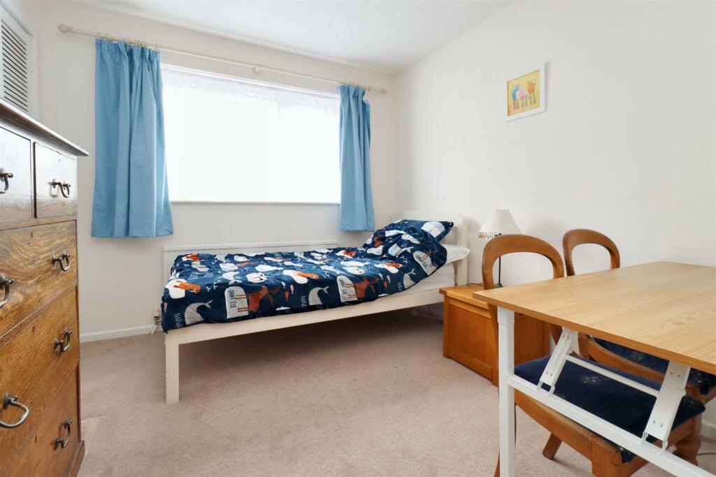 Additional image 8 of Position close to Clevedon Town Centre