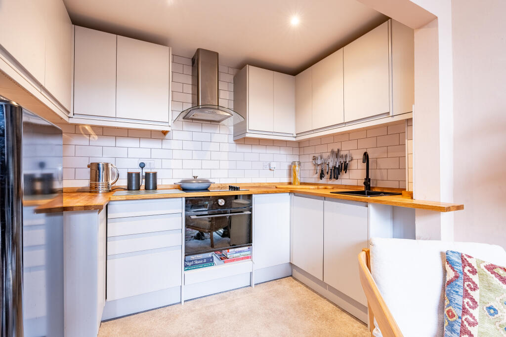 Additional image 7 of Hall Floor Flat, Buckingham Place, Clifton, Bristol, BS8 1LJ