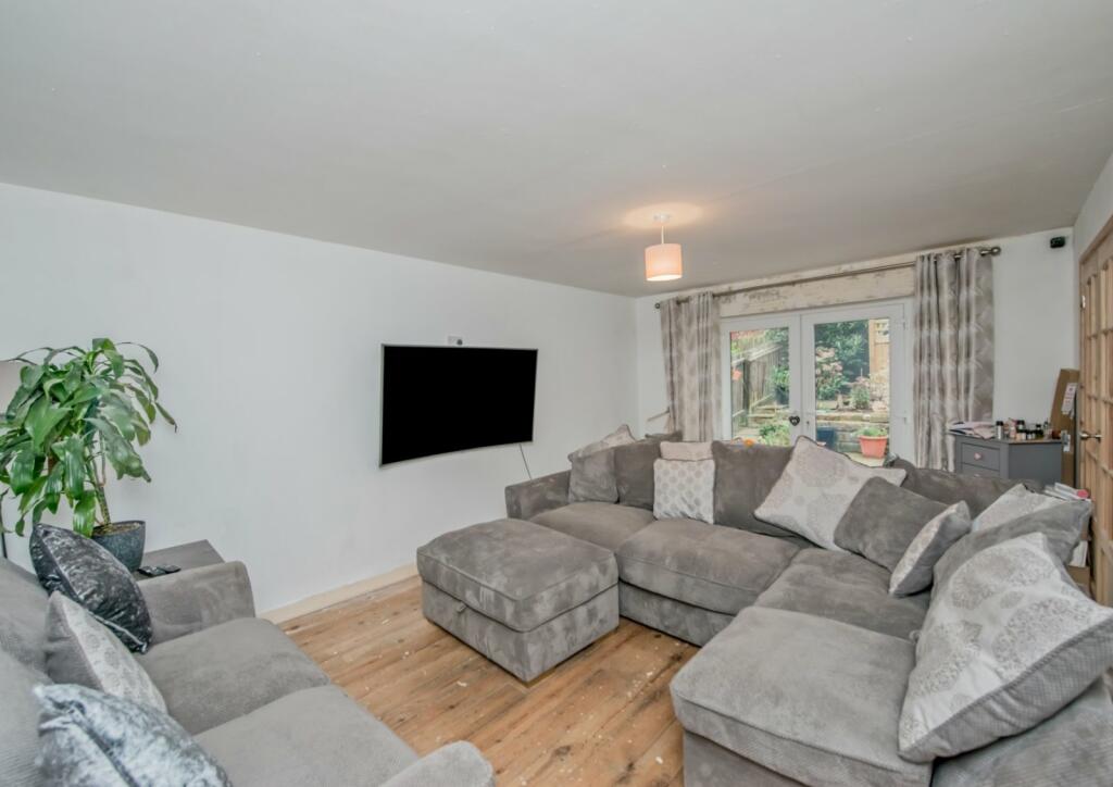 Primary image of Vine Avenue, Cleckheaton, West Yorkshire, BD19