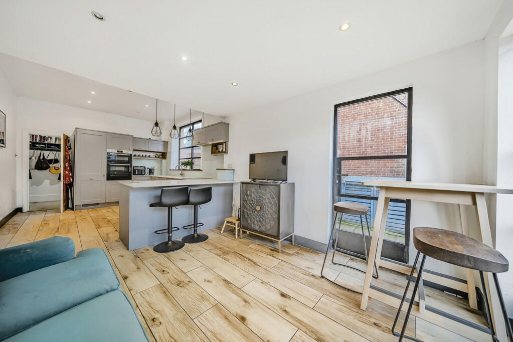 Additional image 19 of Lake Avenue, Bromley