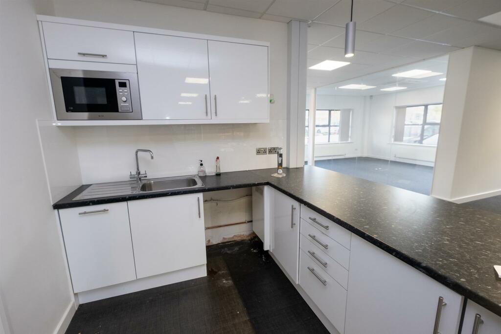 Additional image 14 of FREEHOLD OFFICE BUILDING | BS20