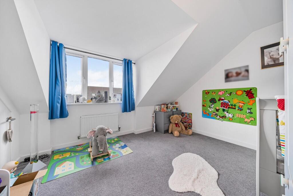 Additional image 11 of Nearly new family home in central Yatton