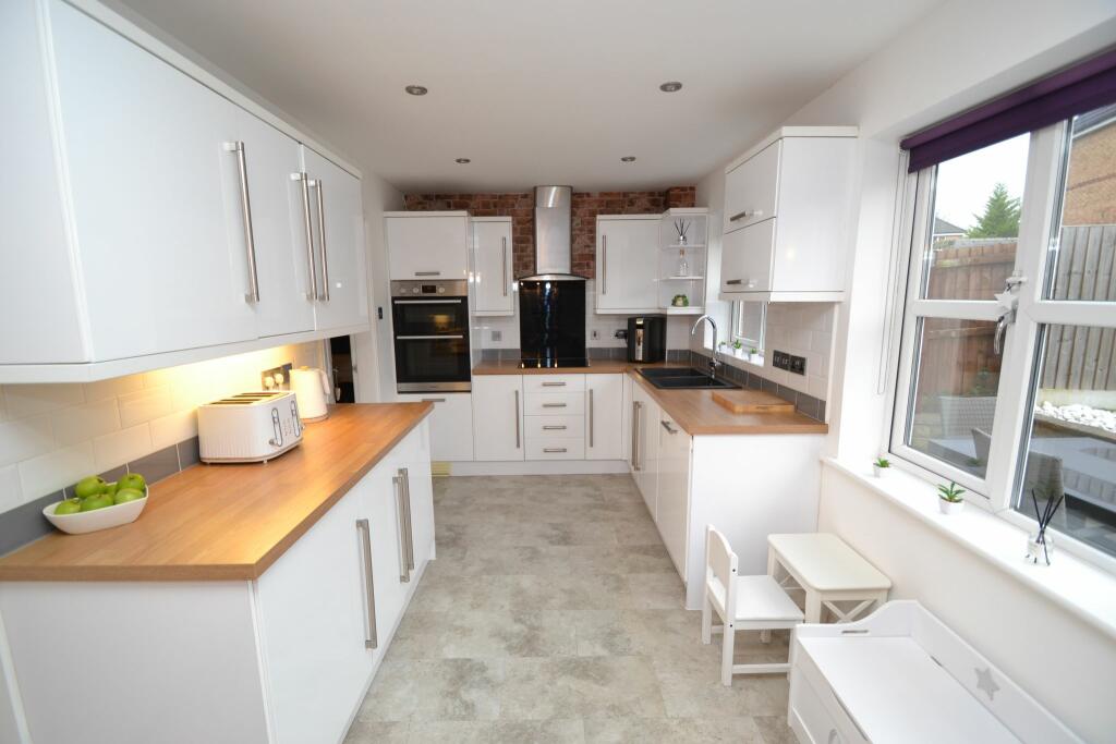 Additional image 11 of Far Crook, Thackley,