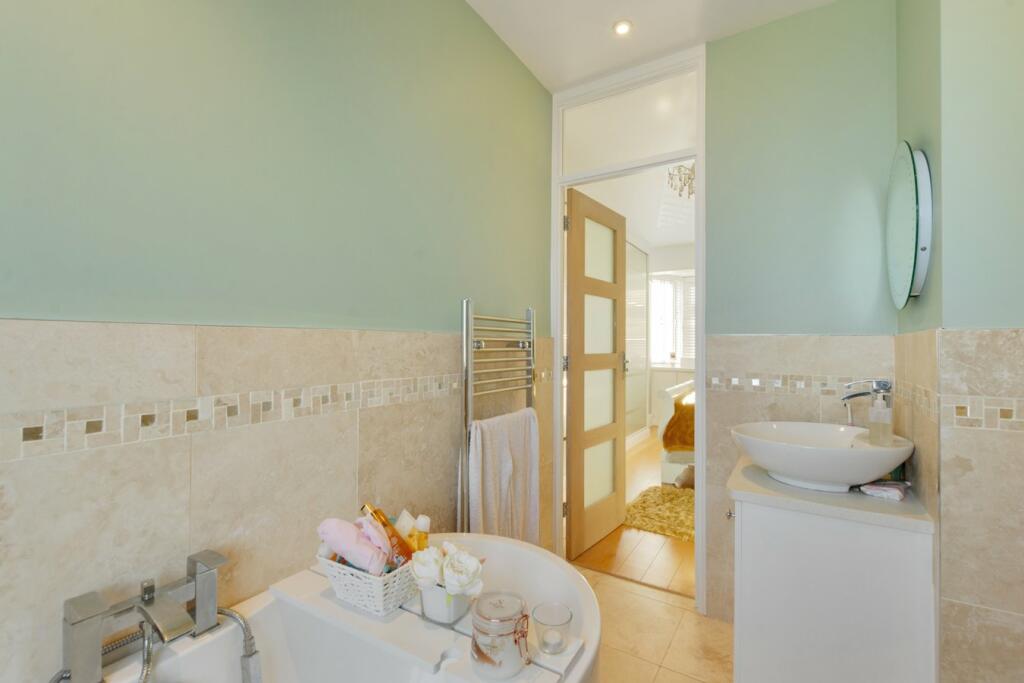 Additional image 11 of Chatham Avenue, Bromley, BR2