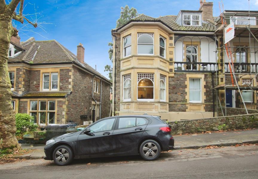 Clarendon Road -  Redland