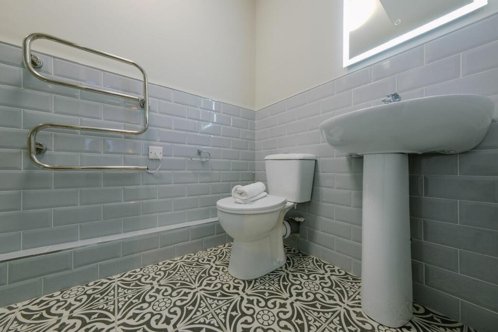 Additional image 6 of Flat ,  Gloucester Road, Patchway, Bristol