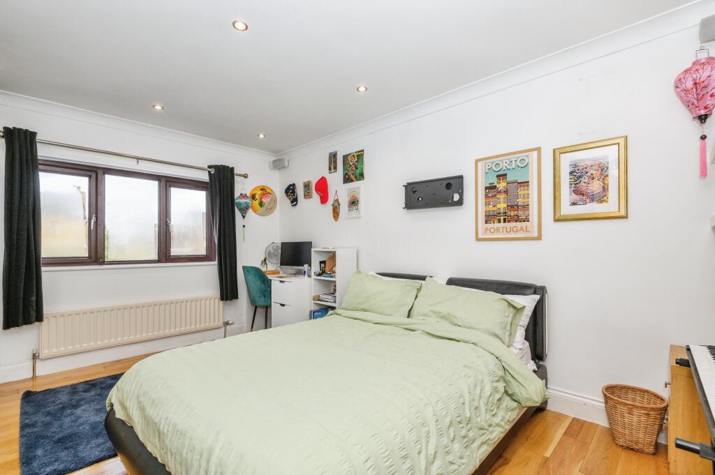 Additional image 10 of Scholes Lane, Cleckheaton, BD19