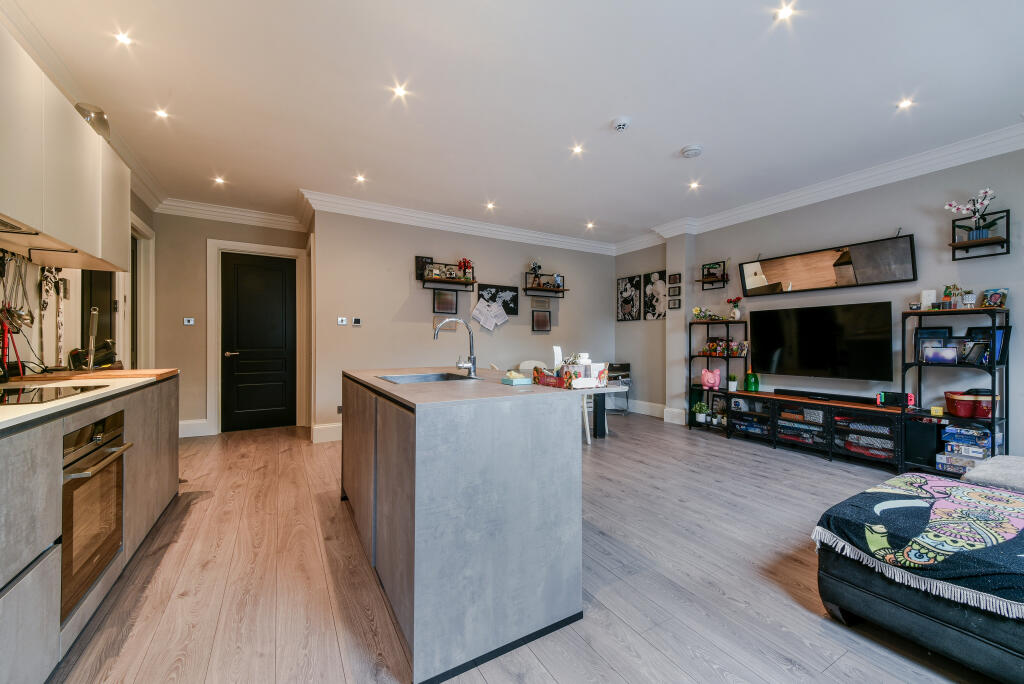 Additional image 4 of High Street, BROMLEY