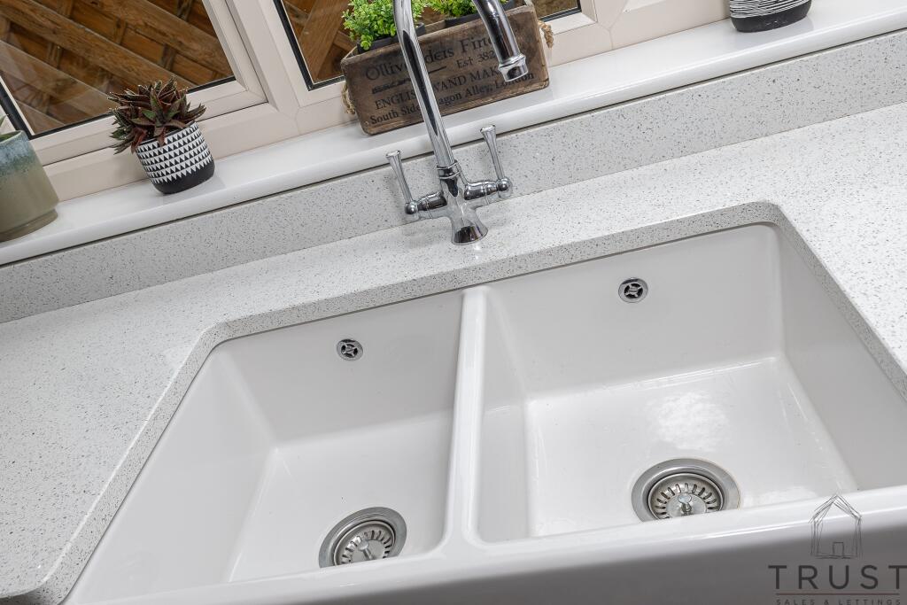 Additional image 8 of Manor Park Gardens, Gomersal BD19 4BA