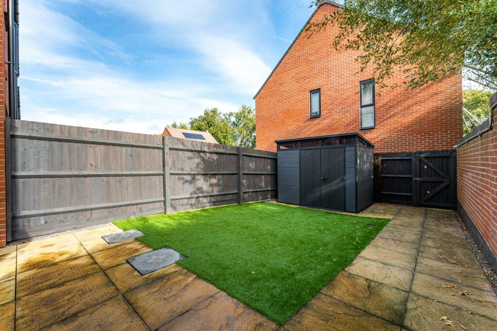 Additional image 2 of Hannah Drive, Locking - FANTASTIC FIRST HOME