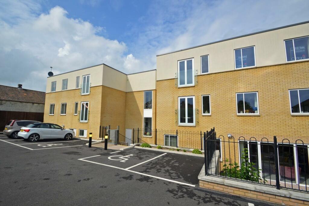 Additional image 10 of Retirement apartment just a stone's throw from the shops in Yatton