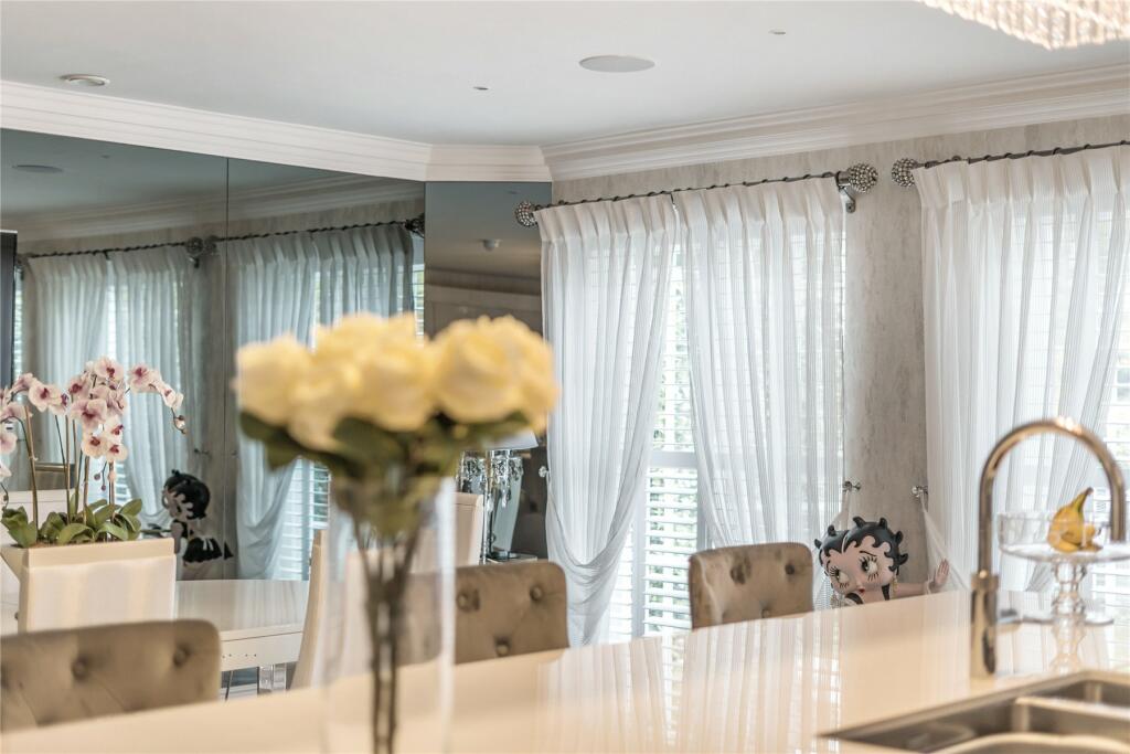 Additional image 40 of Willoughby Lane, Bromley