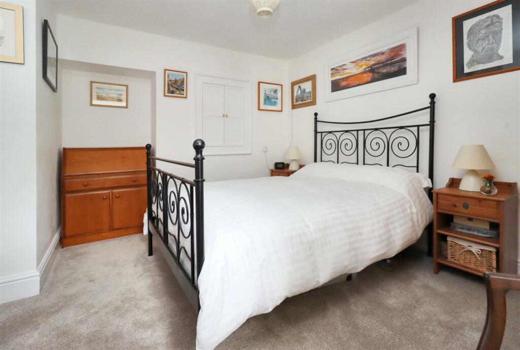 Additional image 6 of Prime location almost immediate to Clevedon Seafront