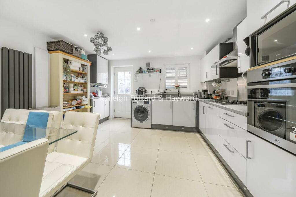 Additional image 6 of Renwick Drive, Bromley