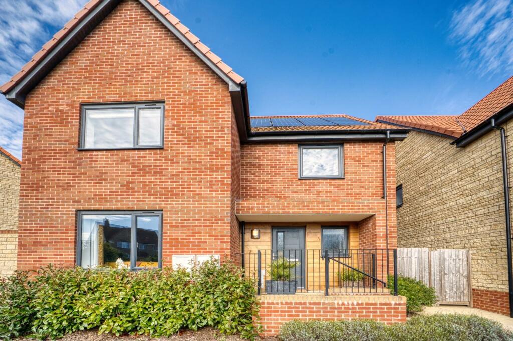 Beautifully presented family home in the popular Eaton Park development