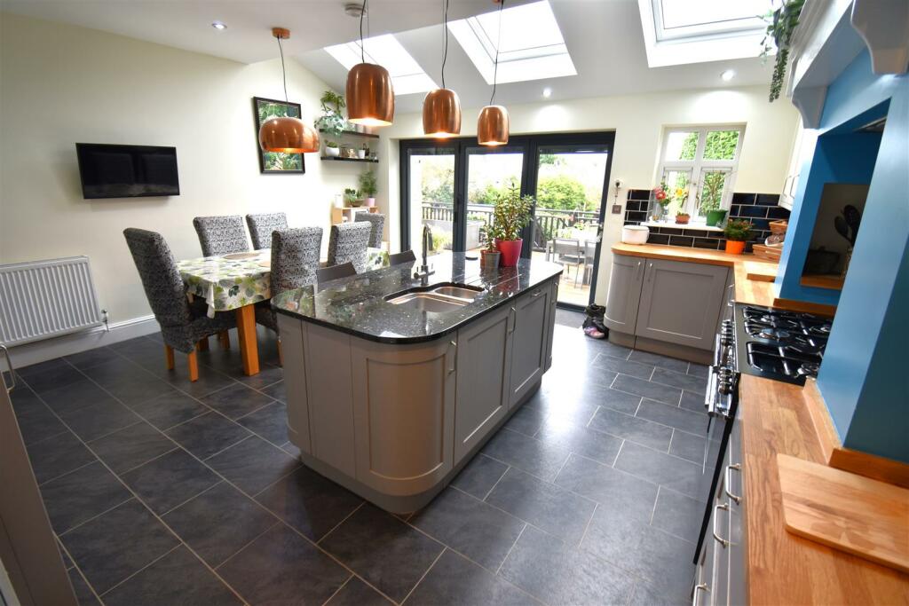 Additional image 8 of Beautifully Presented & Largely Extended 5 Bed Semi With S/Facing gdn
