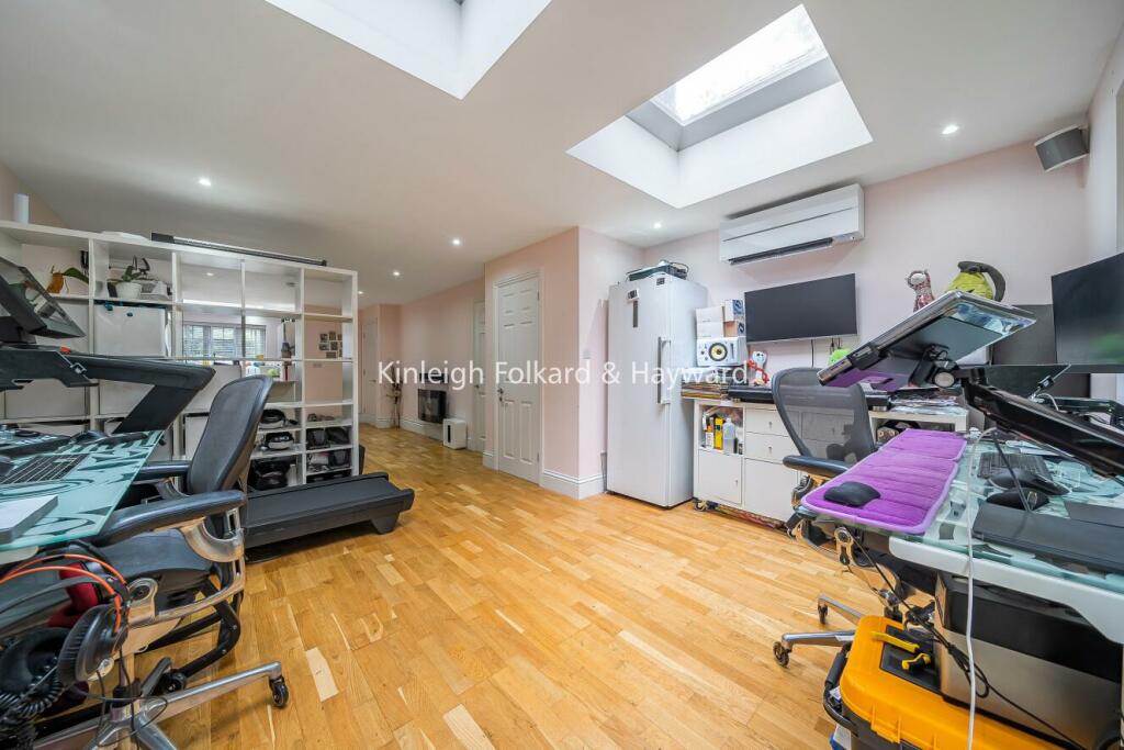 Additional image 8 of Ullswater Close, Bromley