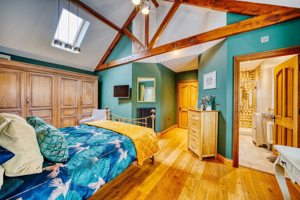 Additional image 8 of Views over Cleeve's countryside with annex