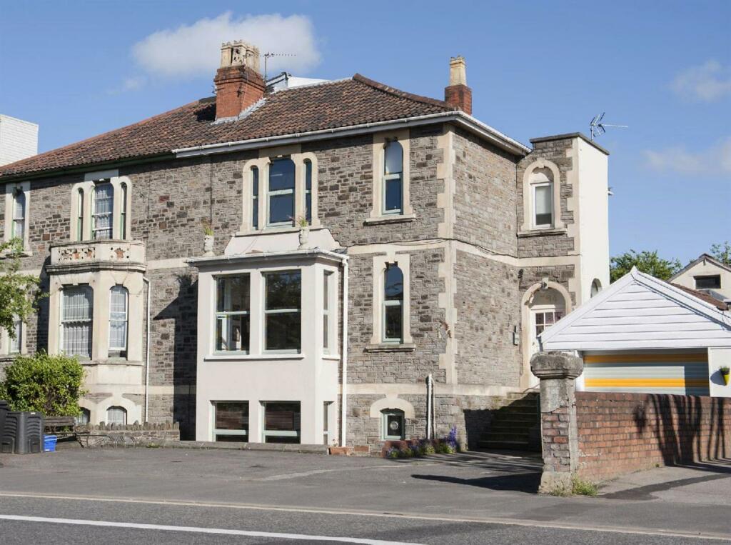 Fishponds Road, Fishponds