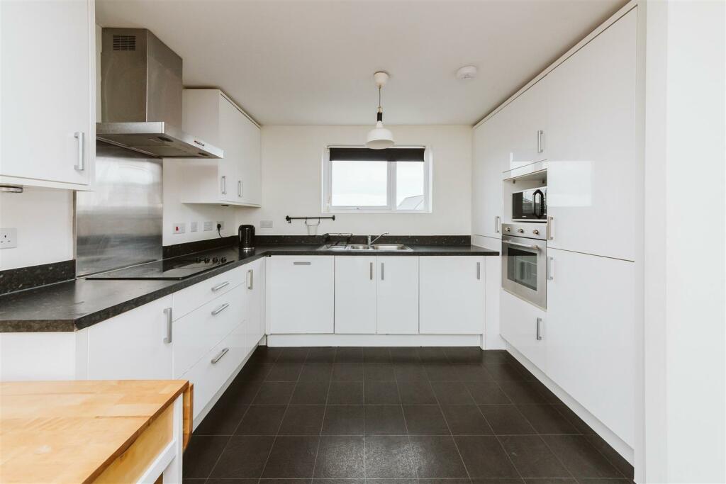 Additional image 9 of Long Down Avenue | Cheswick Village