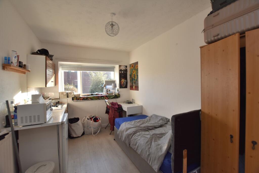 Room 2, Whatley Road, Clifton, Bristol, BS8