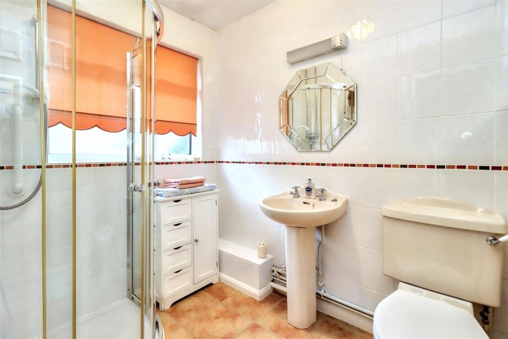 Additional image 8 of Charming Clevedon bungalow in desirable cul-de-sac