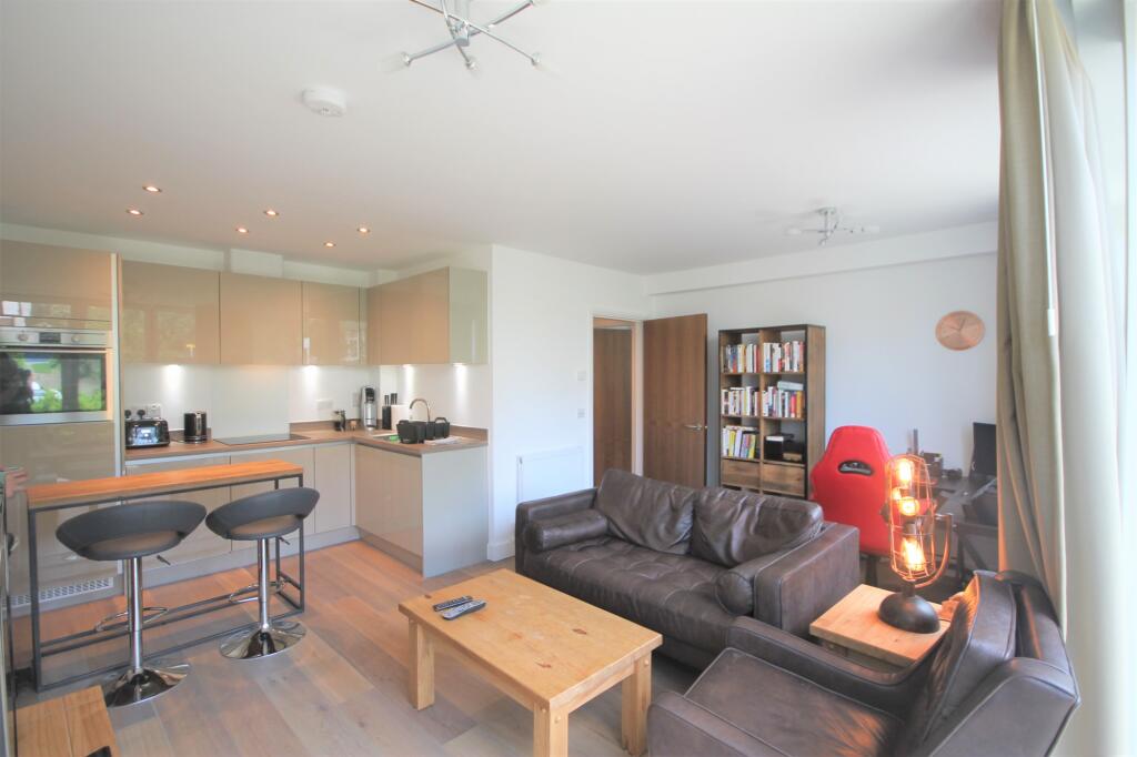 Additional image 9 of Knoll Rise, Orpington