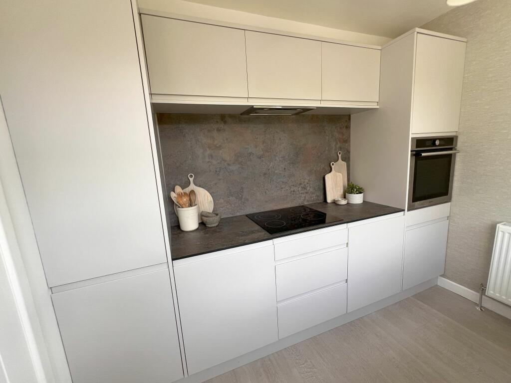 Additional image 8 of Santa Monica Road, Idle,