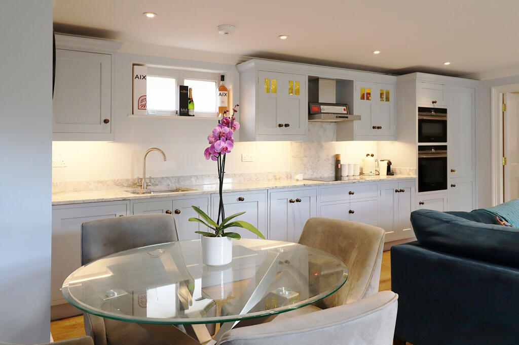 Additional image 4 of Willoughby Lane, Bromley