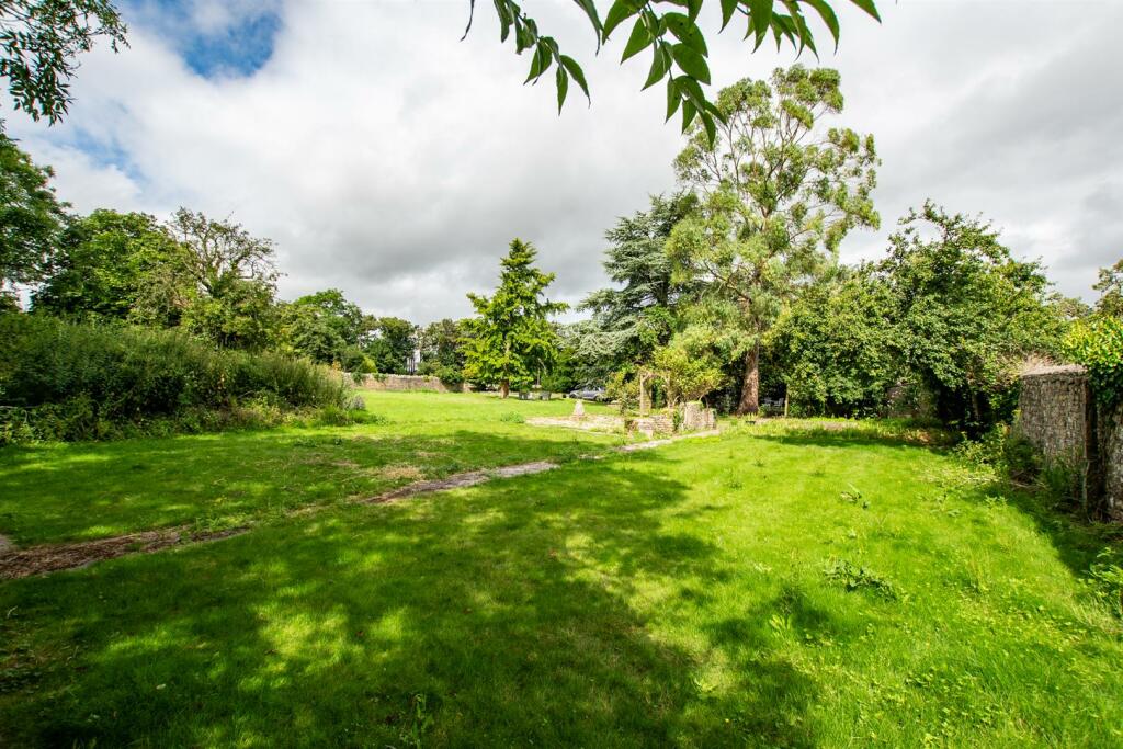 Additional image 25 of Edge of Keynsham, adjoining countryside