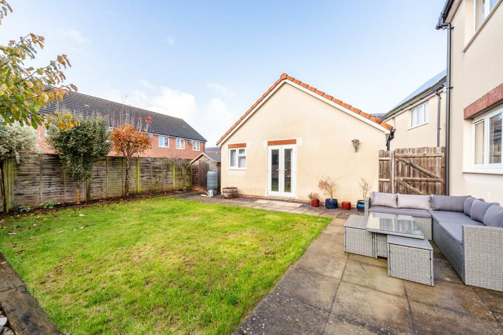 Additional image 20 of Mendip Road - Stunning Family Home!