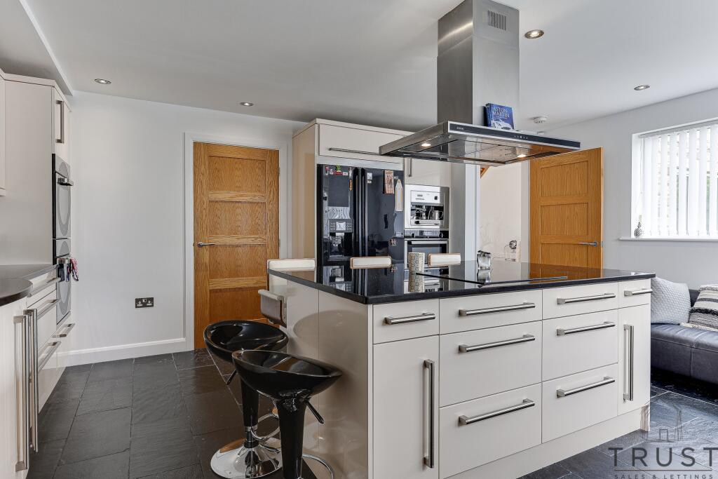 Additional image 17 of Bradford Road, Birkenshaw