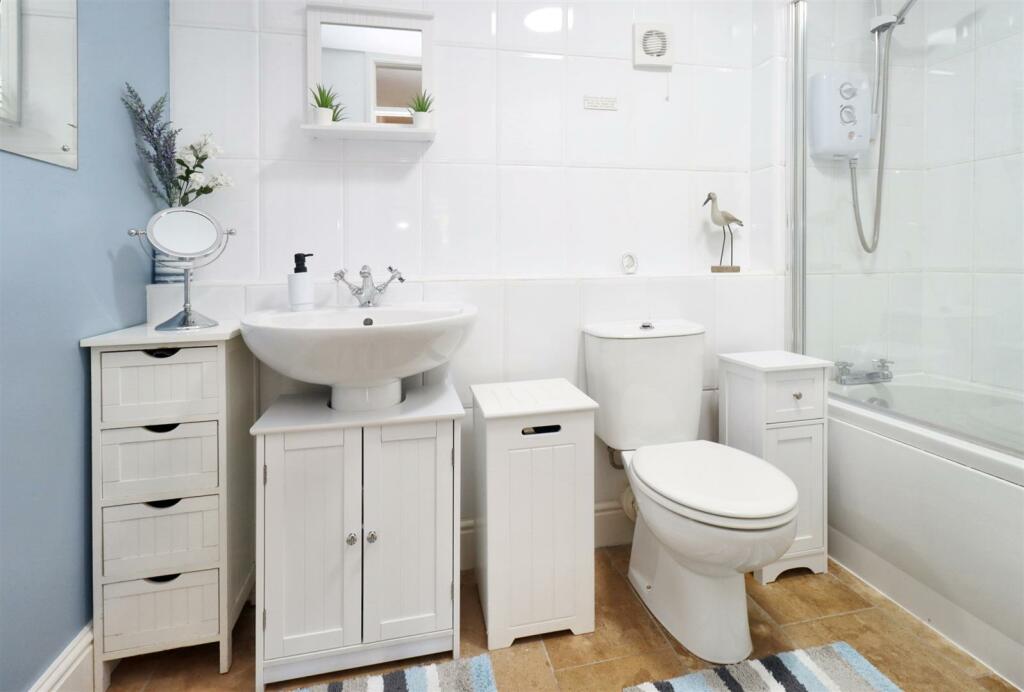 Additional image 7 of Prime location almost immediate to Clevedon Seafront