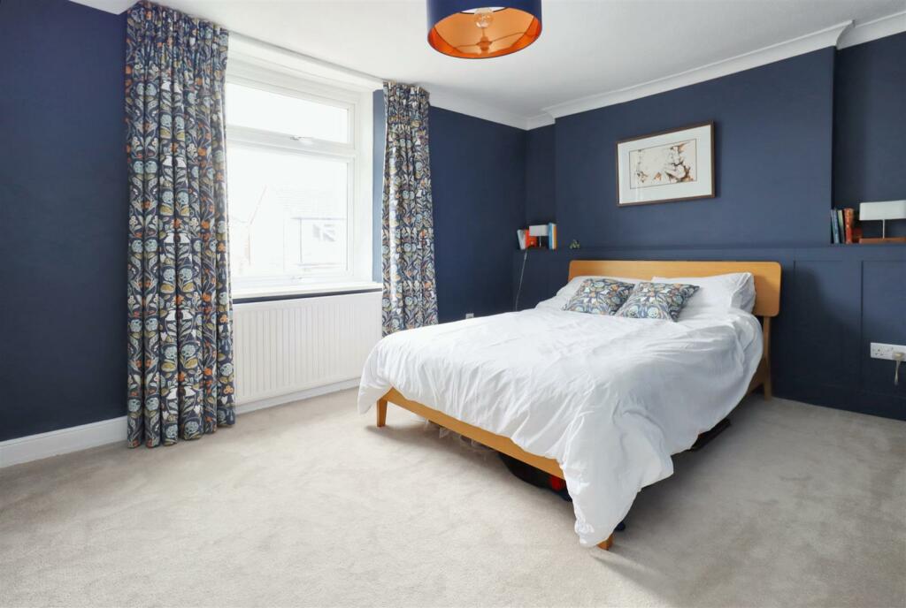 Additional image 6 of Short walk to Clevedon Town Centre