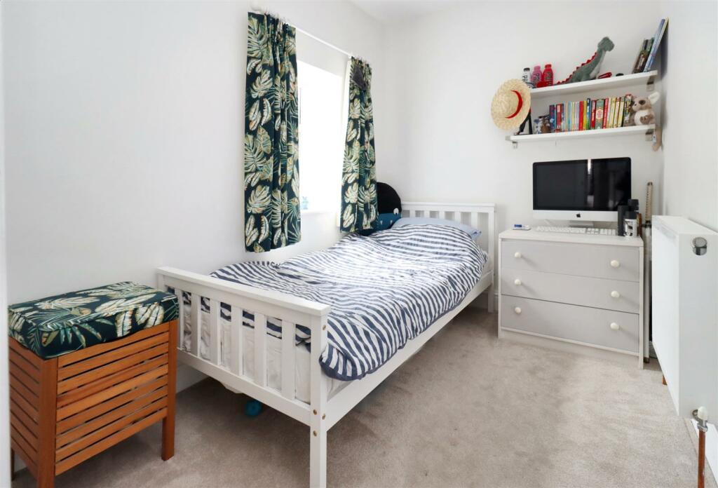 Additional image 9 of Short walk to Clevedon Town Centre