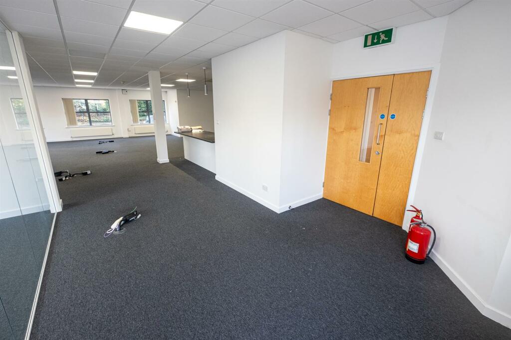 Additional image 6 of FREEHOLD OFFICE BUILDING | BS20