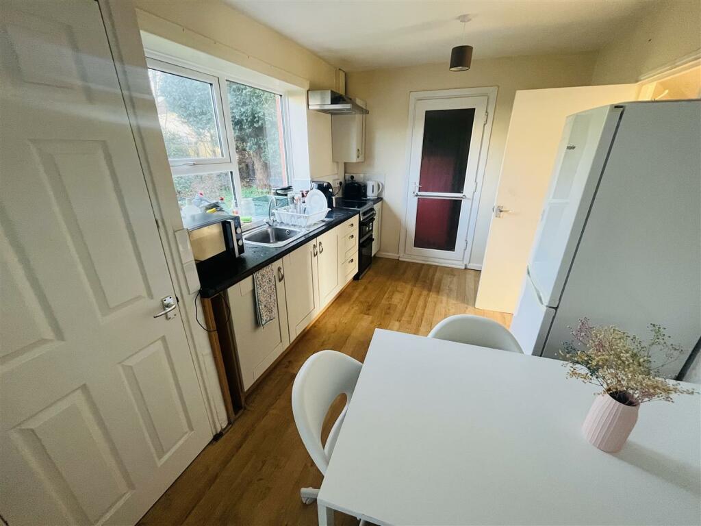 Additional image 5 of BPC02399, Brockworth Crescent