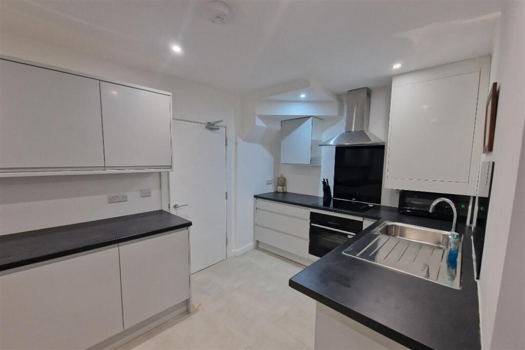 Additional image 5 of 5 bedroom Semi Detached House in Ringwood Crescent, Southmead