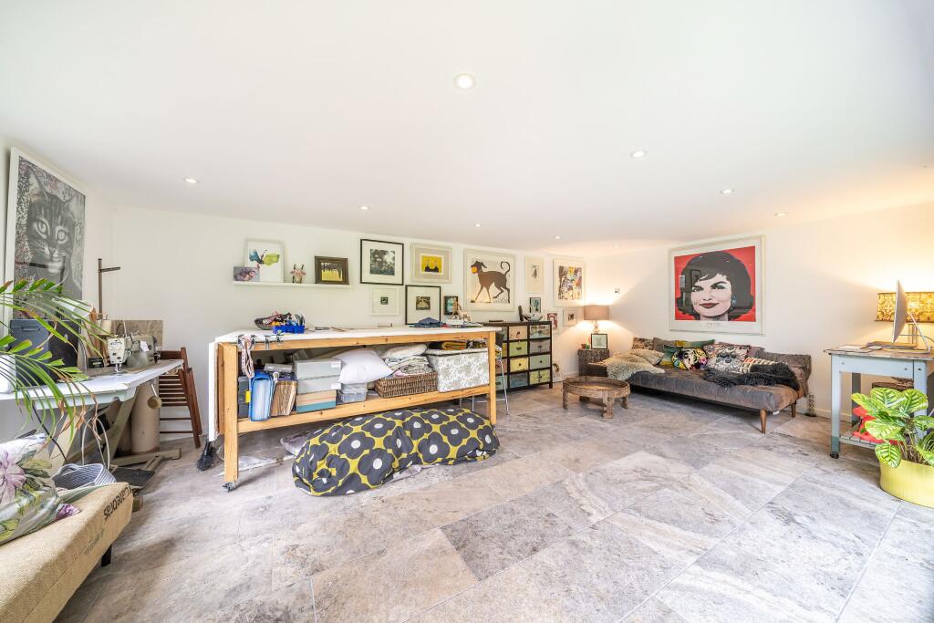 Additional image 21 of Keston