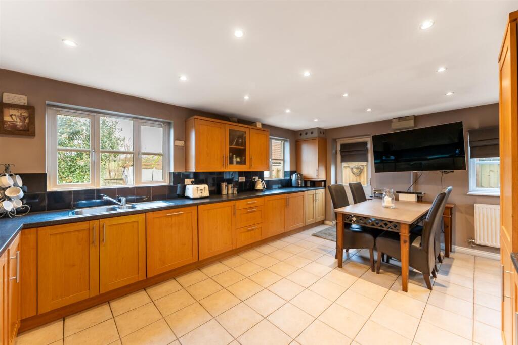 Additional image 7 of Cedern Avenue, Elborough - IMPRESSIVELY LARGE