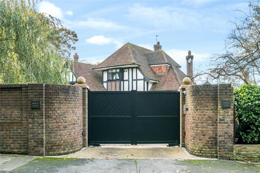 Additional image 25 of Hollydale Drive, Bromley