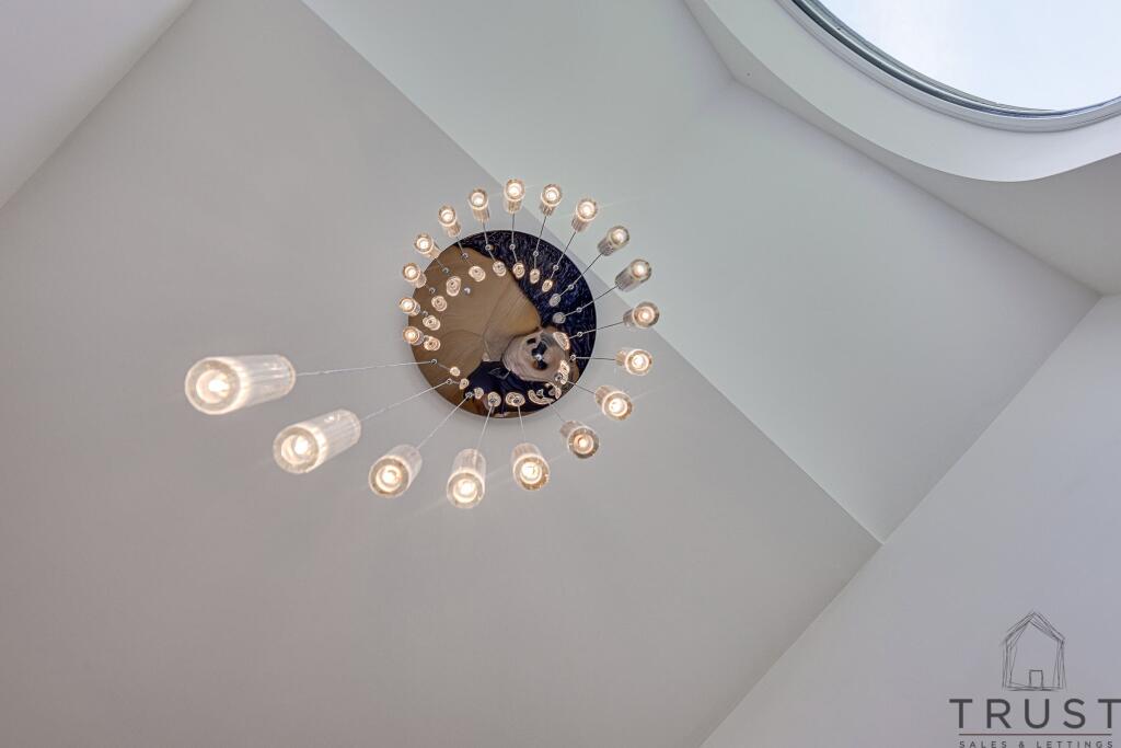 Additional image 58 of Bradford Road, Birkenshaw