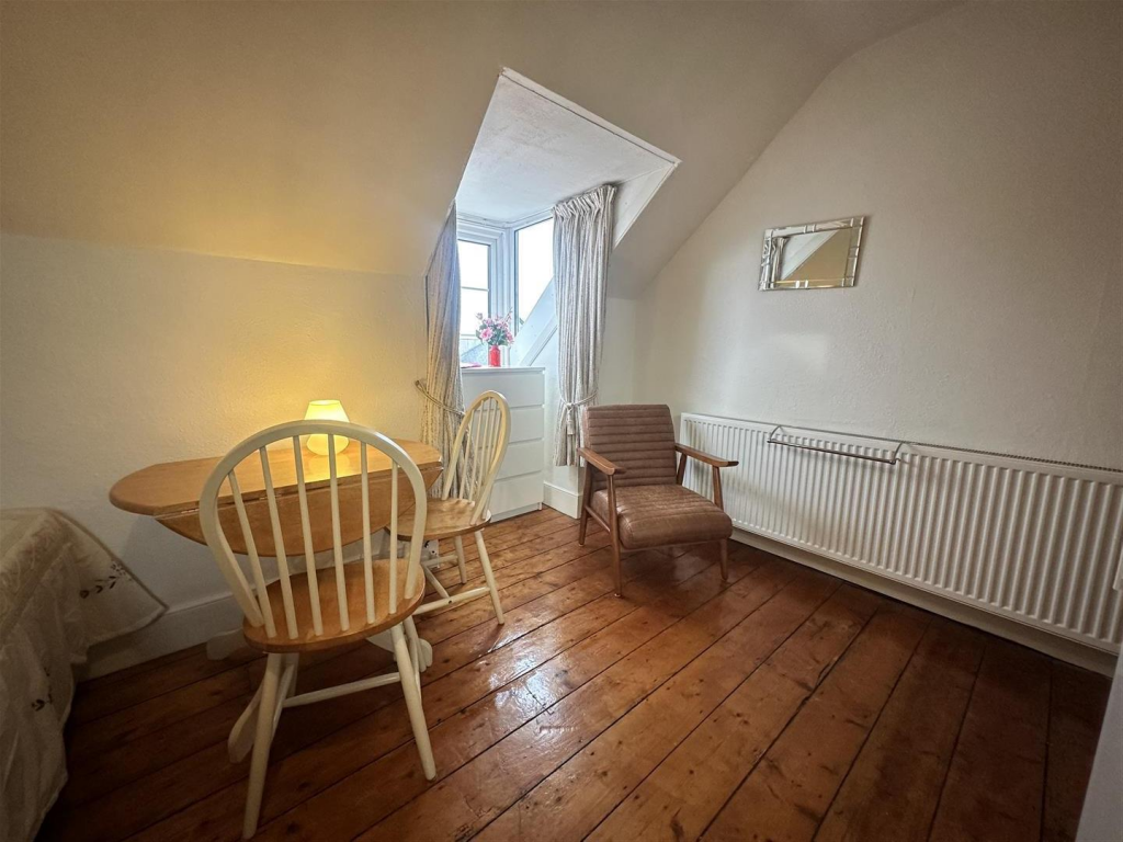 Additional image 7 of North View