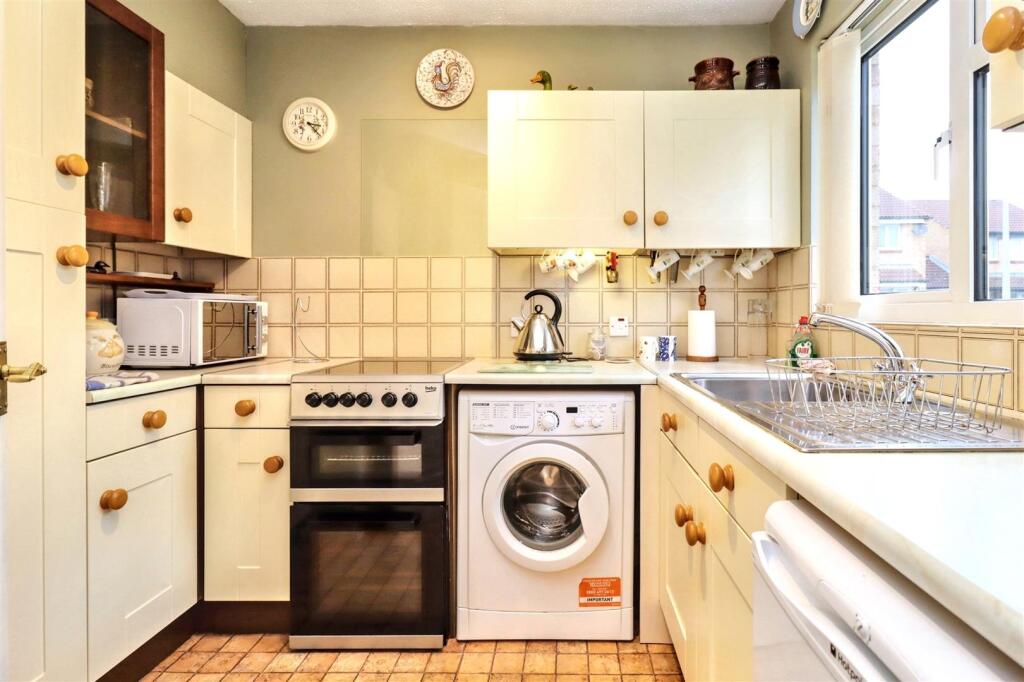 Additional image 11 of Charming Clevedon bungalow in desirable cul-de-sac