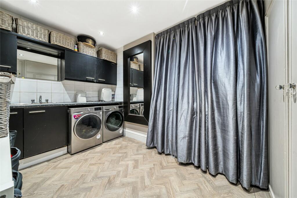 Additional image 17 of Hollydale Drive, Bromley