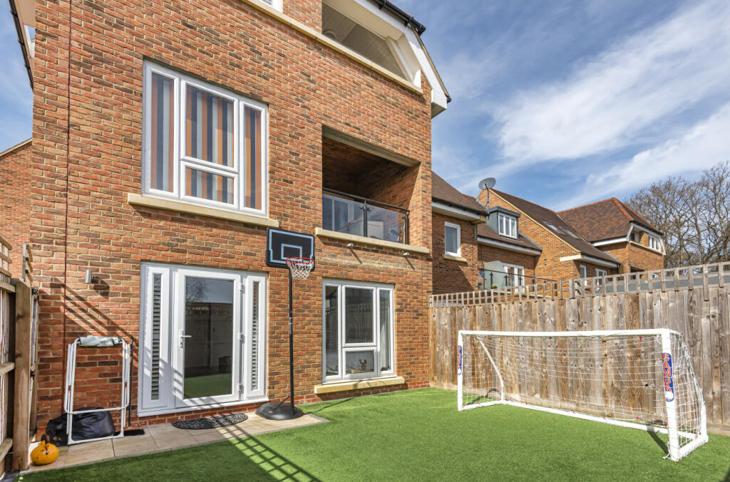 Additional image 10 of Ash Tree Close, Farnborough, Orpington, Kent, BR6