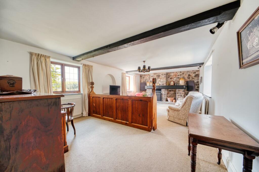 Additional image 4 of Charming cottage situated within 1/3 of an acre on the fringes of Claverham