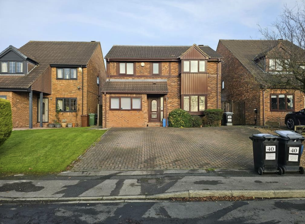 Paddock Drive, Drighlington, Bradford, BD11 1LB