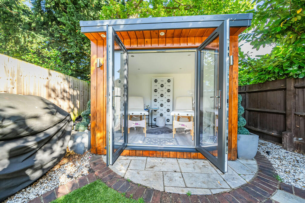 Additional image 24 of Cheyne Park Drive, West Wickham