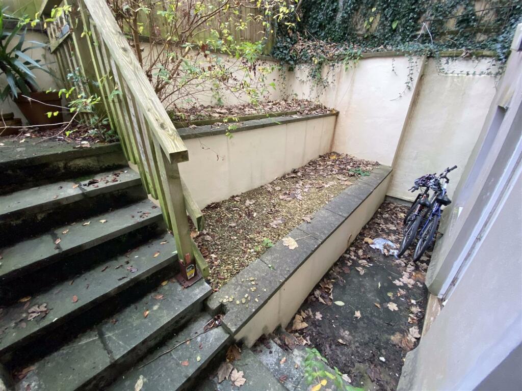 Additional image 7 of BPC01584, Basement Flat, Cotham Brow, Bristol, BS6